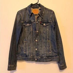 Levi’s medium wash denim jacket